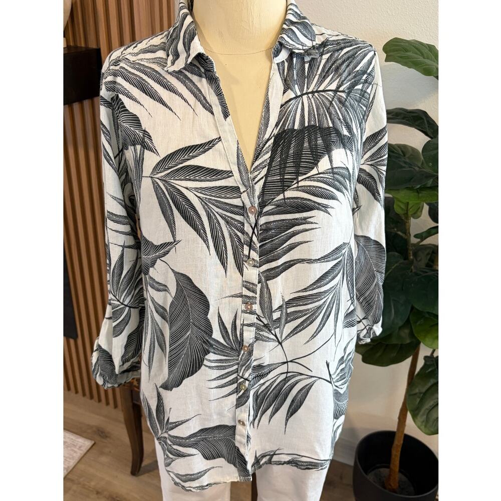 Tahari Women’s White Black Tropical Leaf Print 100% Linen Button Down Shirt